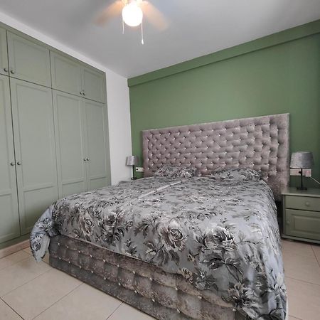 1 Bedroom Apartment In The Center Of Caleta de Fuste Extérieur photo